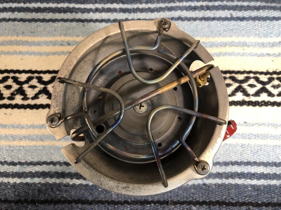 人気レッドカラー！Coleman（コールマン）のクラシックライン「502A