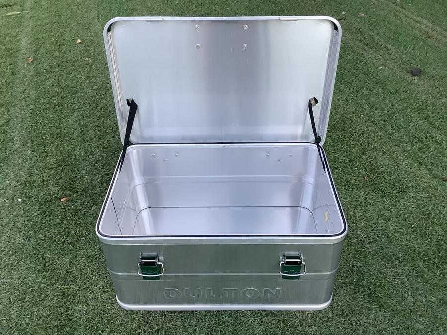 雑貨屋×キャンプ用品=話題沸騰のアルミコンテナ！[2021.10.12発行