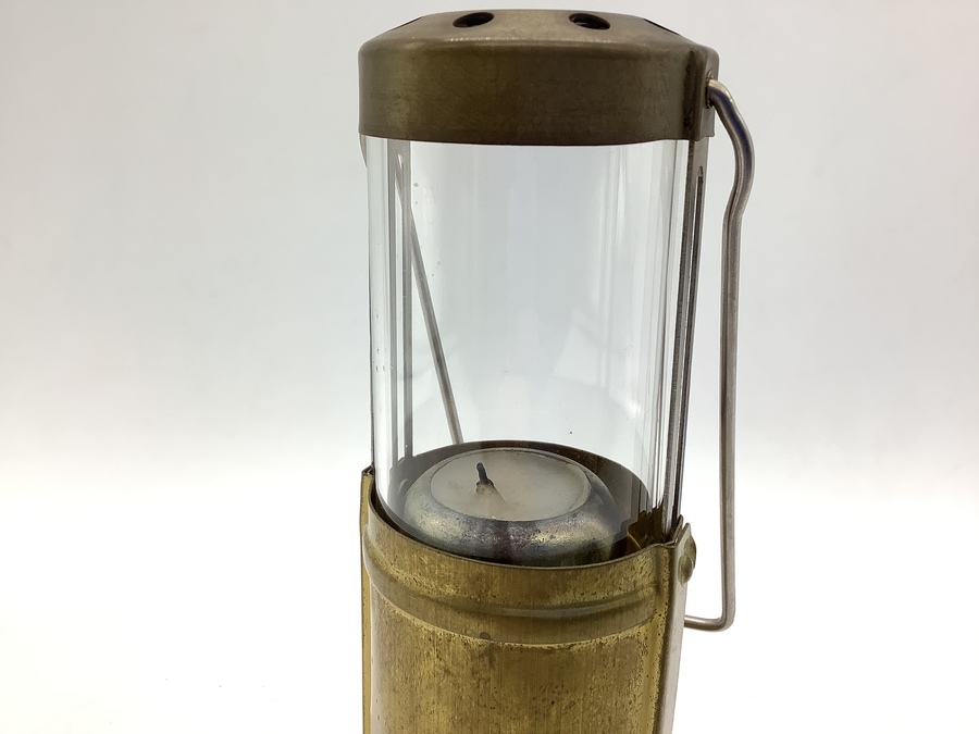 ギミックが心くすぐるエバニューのキャンドルランタン（ブラス