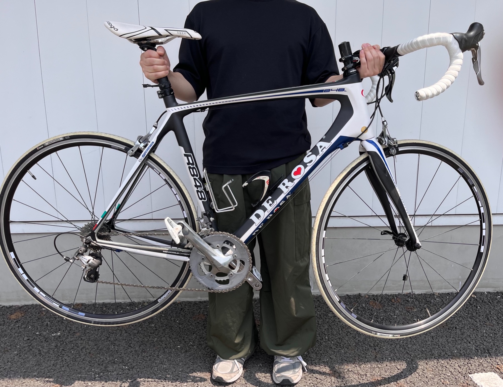 デローザのカーボンロードバイク「R848」で華麗にサイクリング