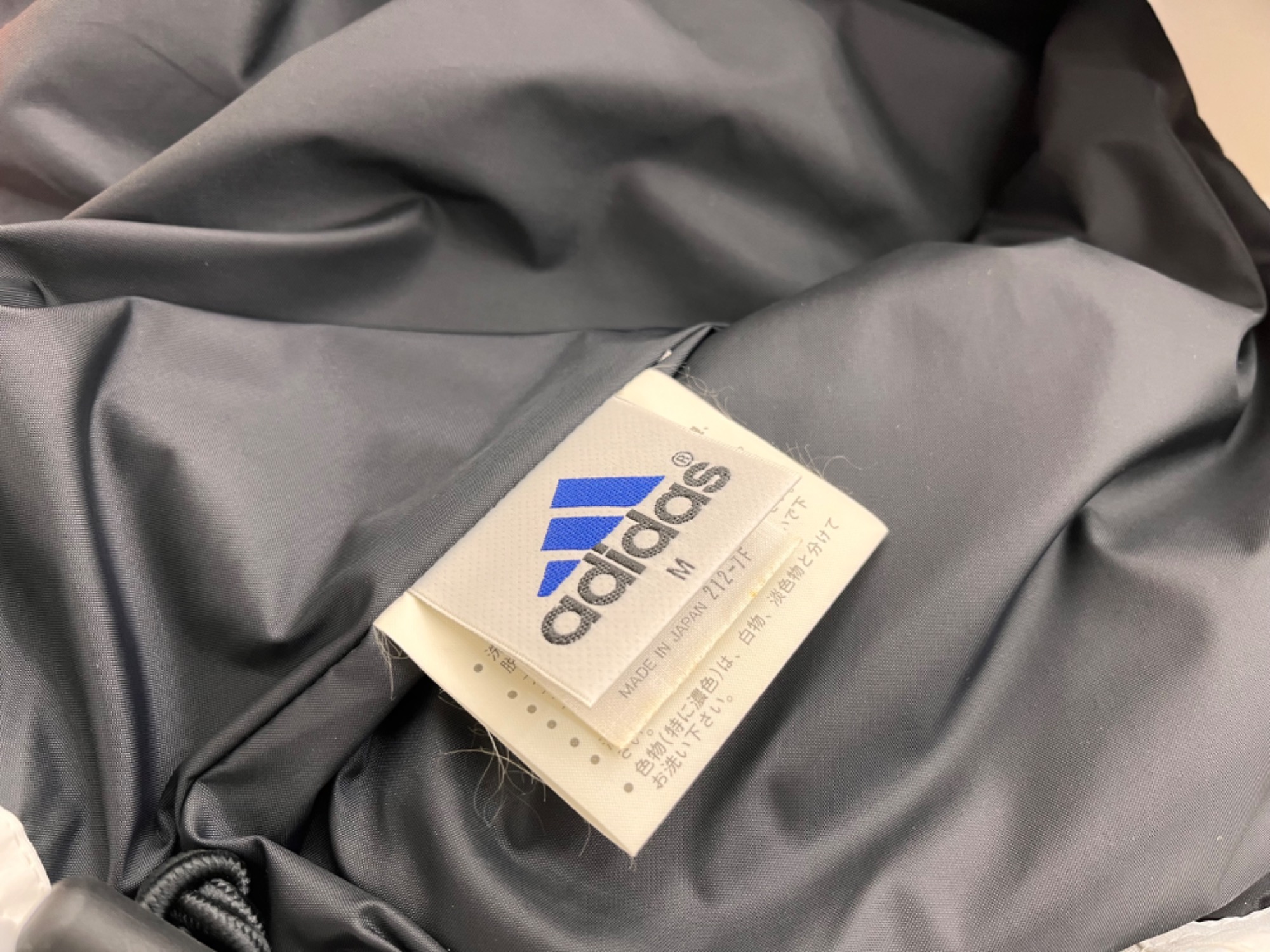 デサント時代の90sアディダス『3stripes ナイロンジャケット』[2024.05