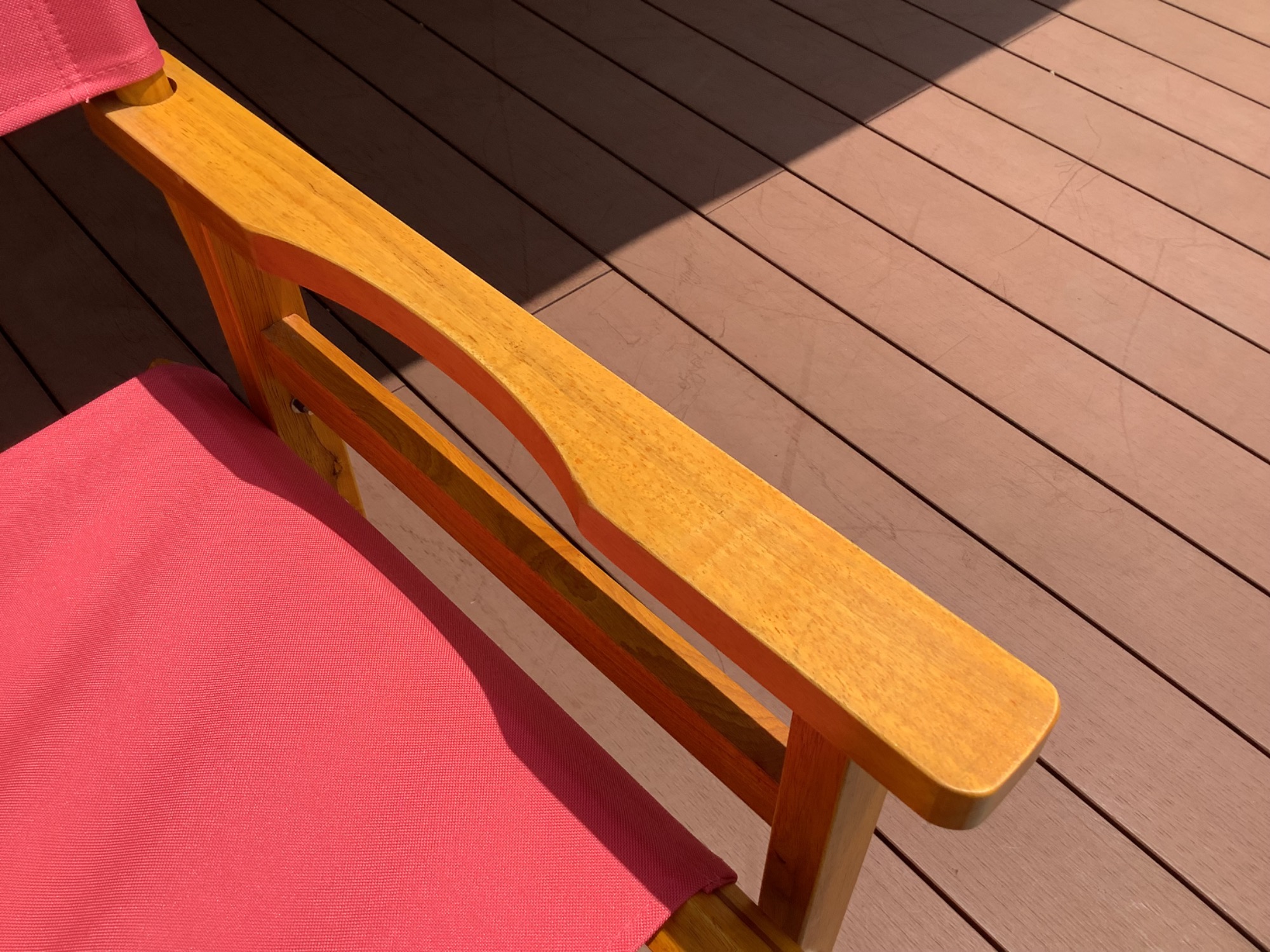 ビンテージ・レトロ感がお洒落なコールマンのウッドチェアクラシックを