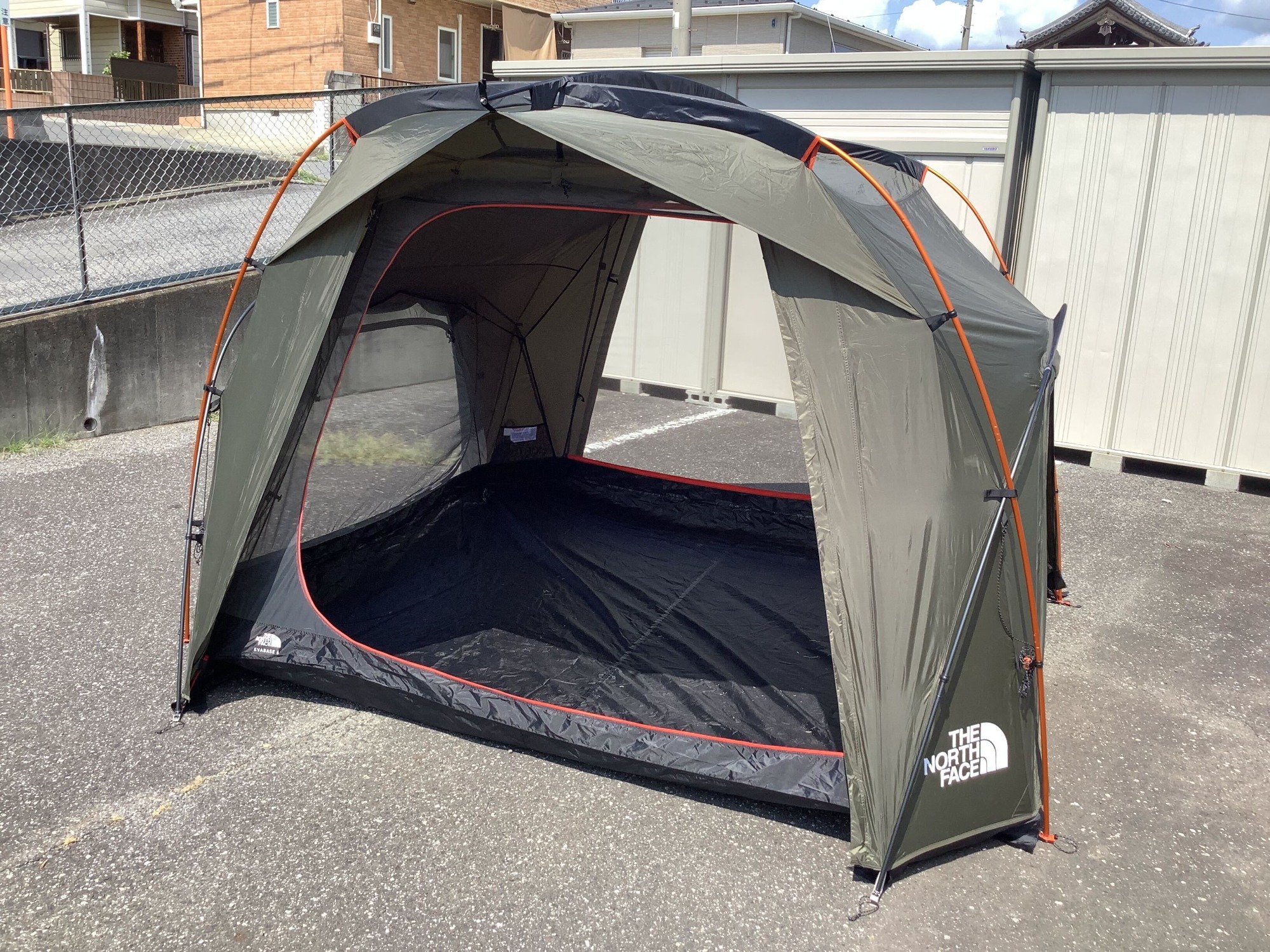 スタイリッシュなデザイン！新人スタッフがエバベース6を初設営