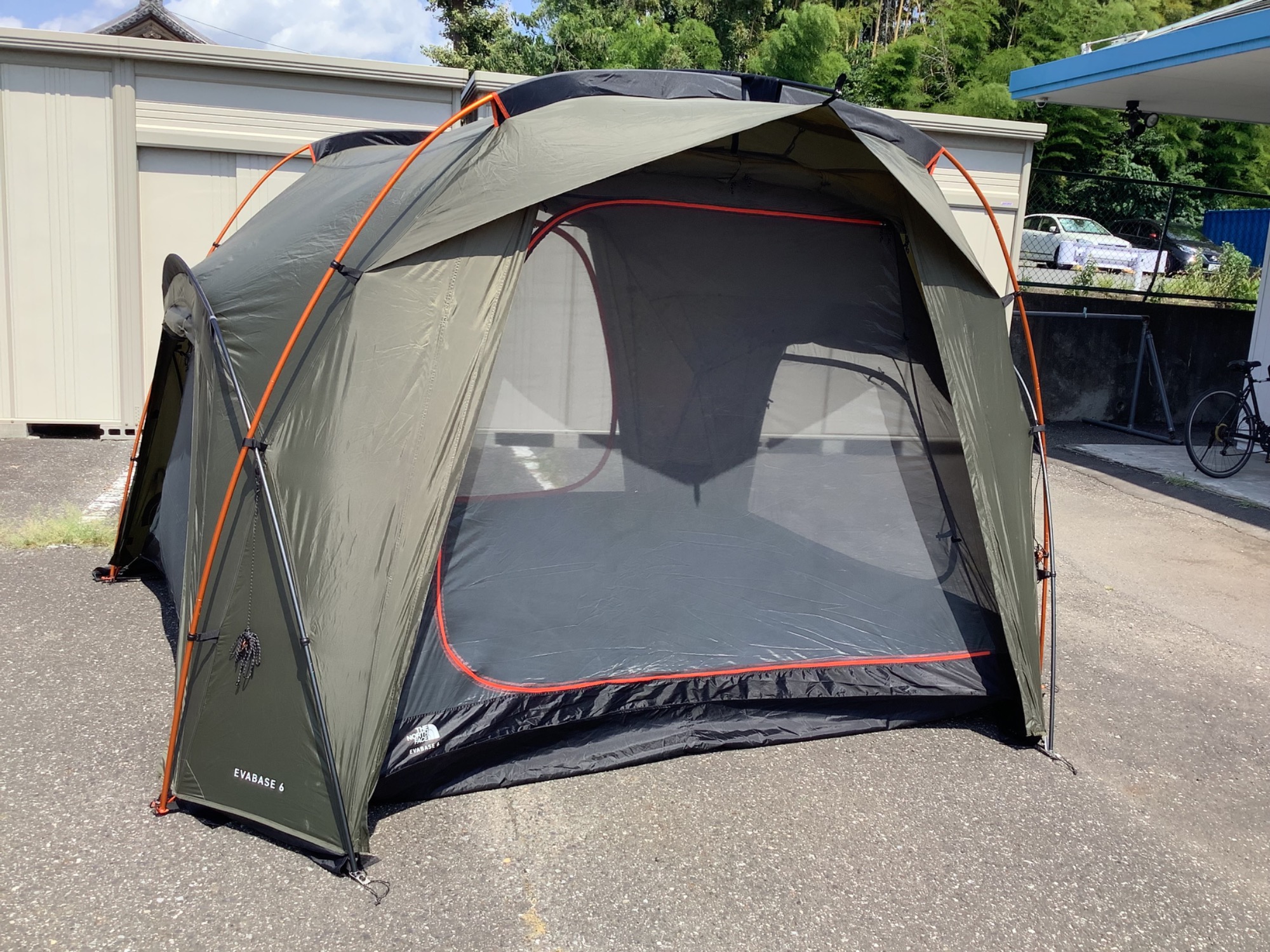 スタイリッシュなデザイン！新人スタッフがエバベース6を初設営