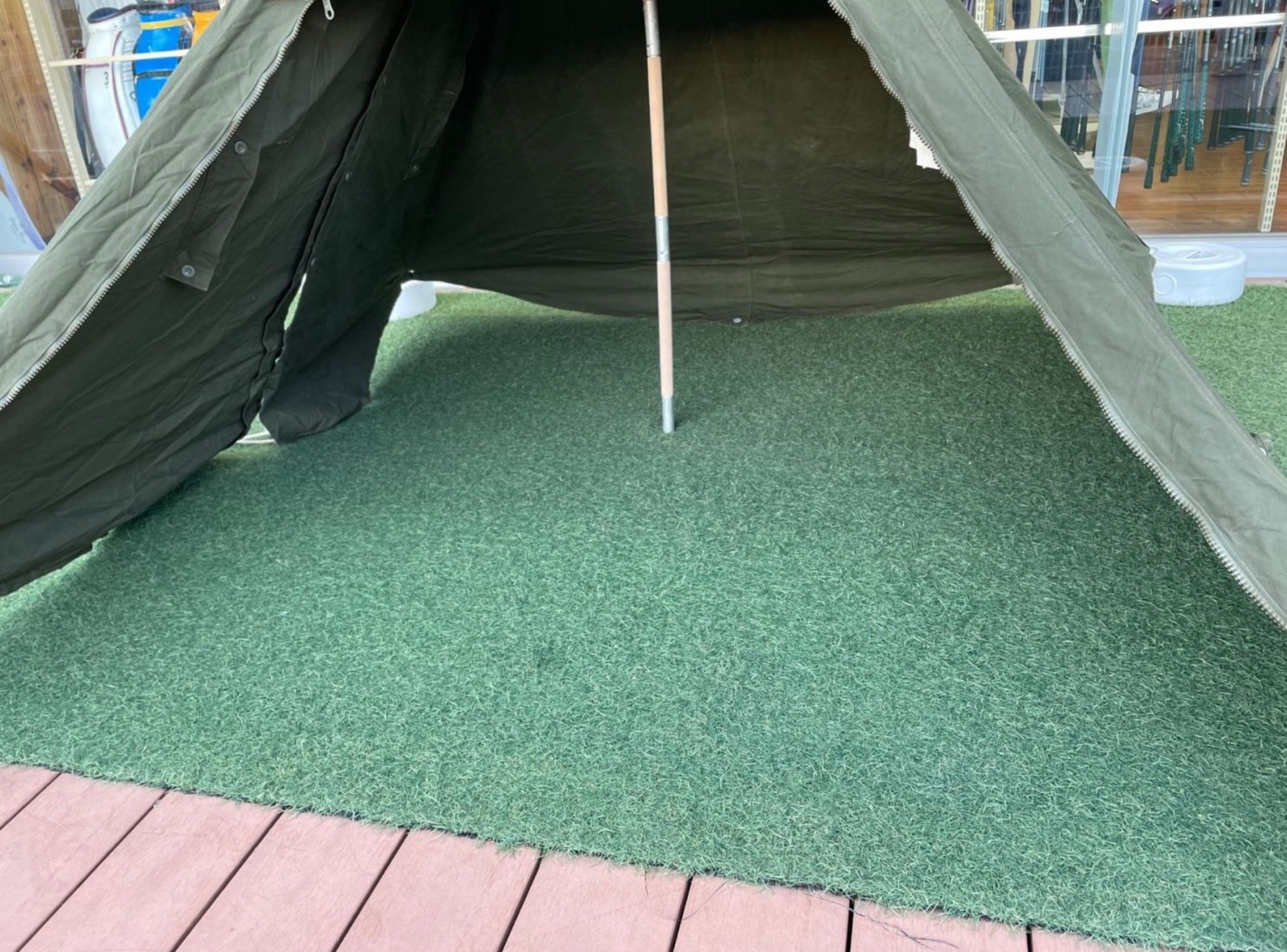 人気のポーランド軍幕(ジップ加工済み) 入荷しました！[2023.02.25発行