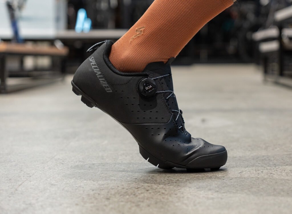 漕げて歩けておしゃれなビンディングシューズ Recon 1.0 で決まり