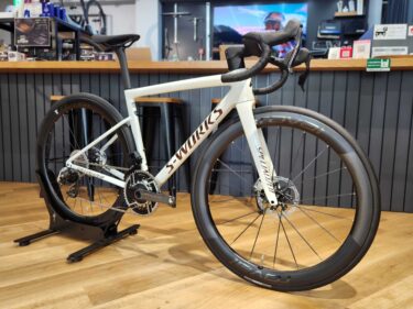 NEW COLOR】S-WORKS TARMAC SL8 をご納車いたしました