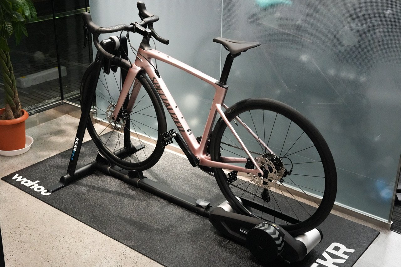 WahooのKICKR ROLLRがおすすめです - スペシャライズド 仙台泉