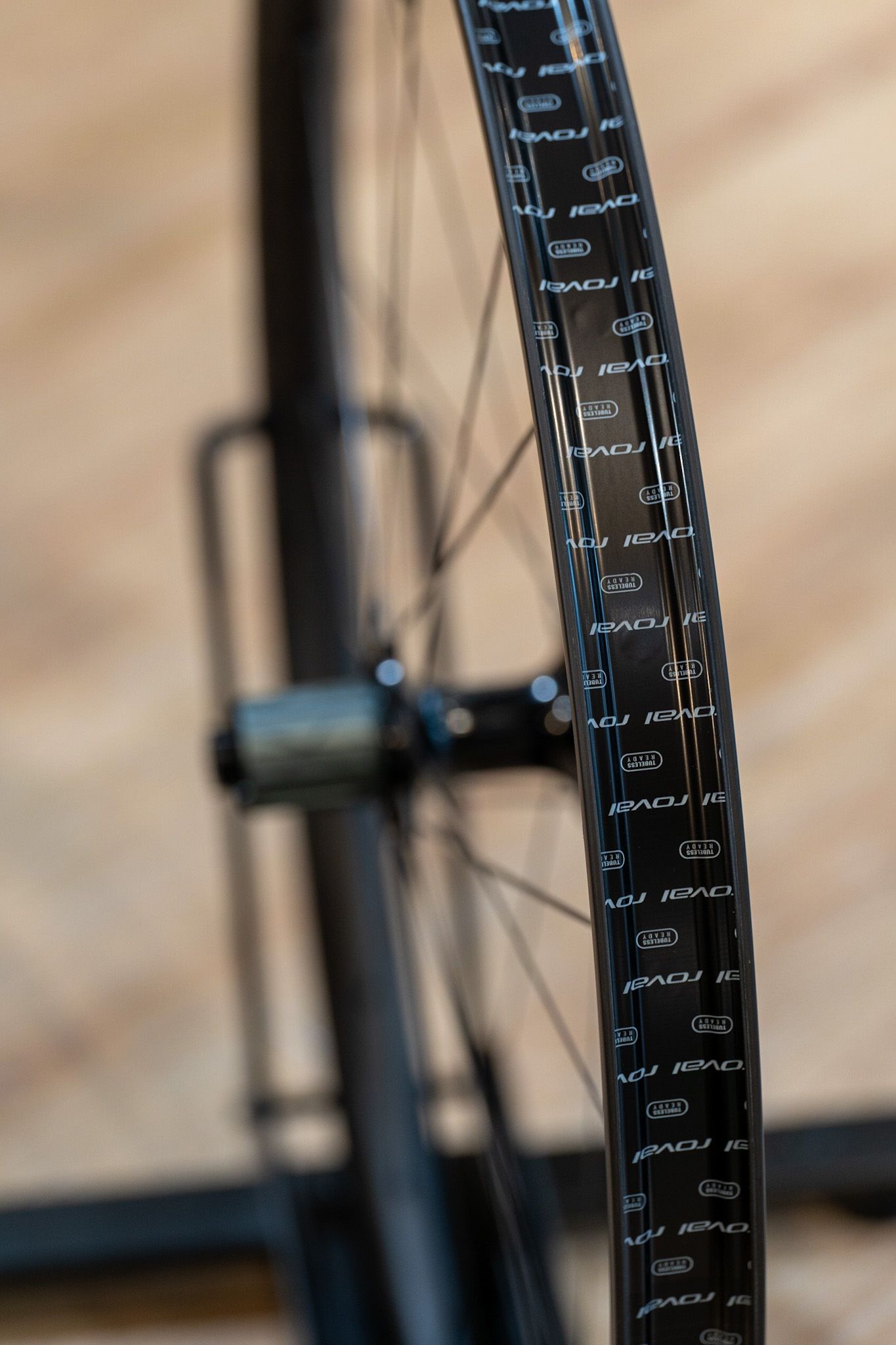 Terra CLX EVO「グラベルバイクをモンスタークロスへ」リム内幅30mmの