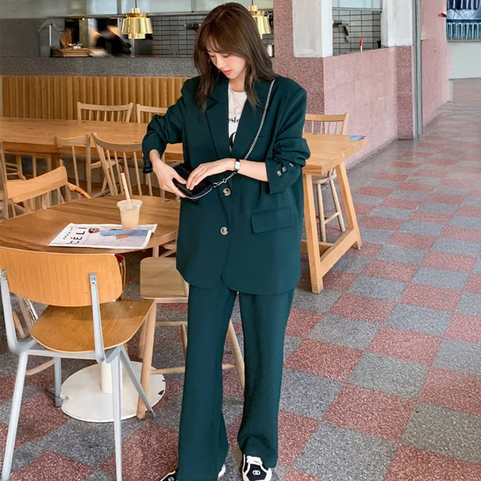 ダークグリーンセットアップスーツ（緑）こなれ感溢れる大人のハンサム