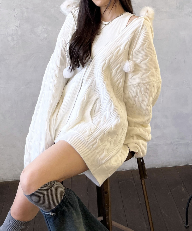 ぽんぽん付きケーブル編みZIPニットパーカーワンピース｜SPIRALGIRL