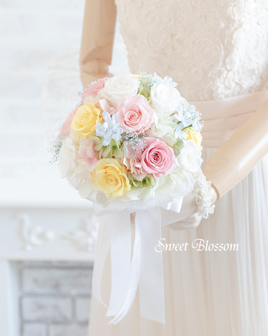 ホワイト・ピンク・イエローのラウンドラウンドブーケ【ブリザーブド