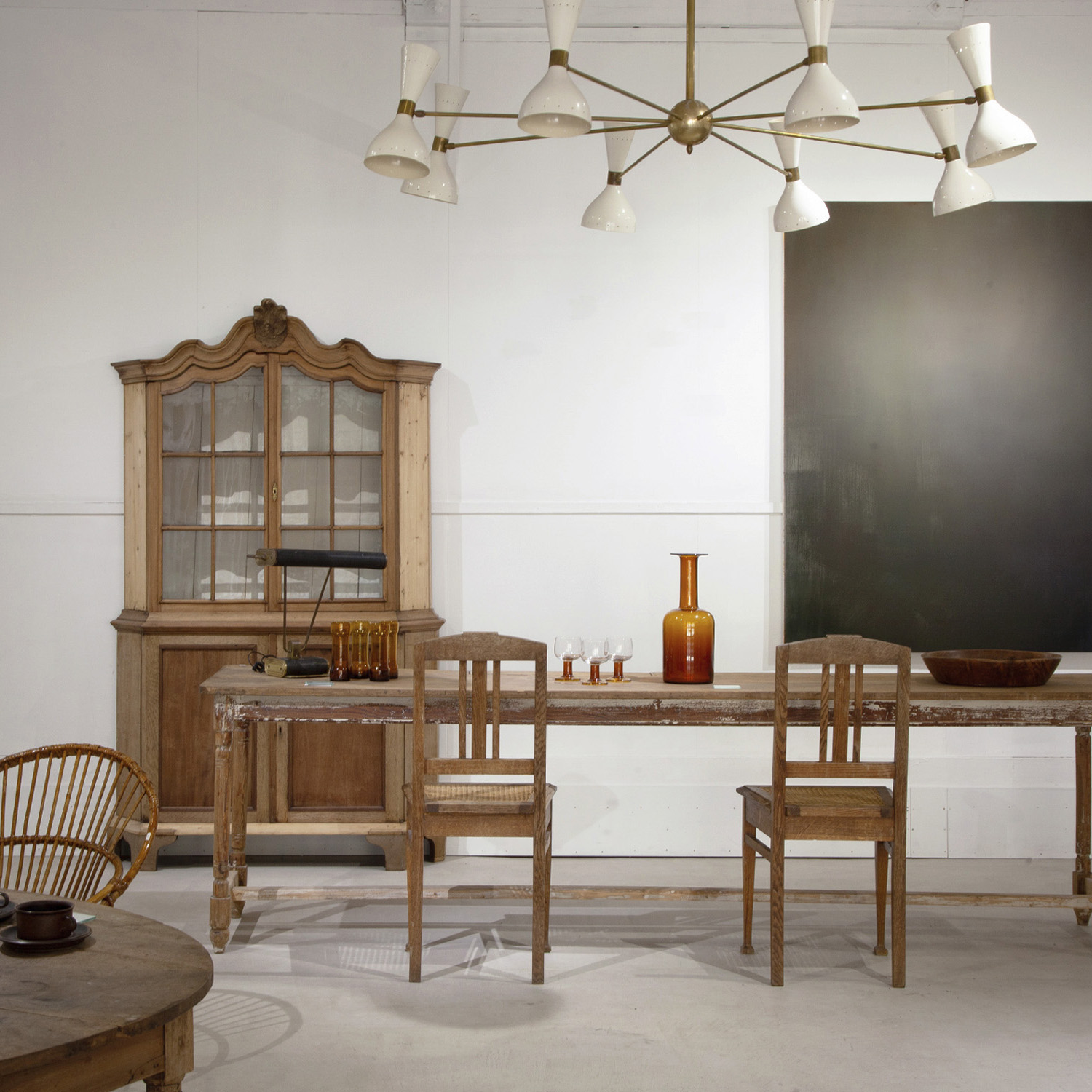 stoop | Mid-Century Modern Italian Stilnovo Style Eight-Arm Brass