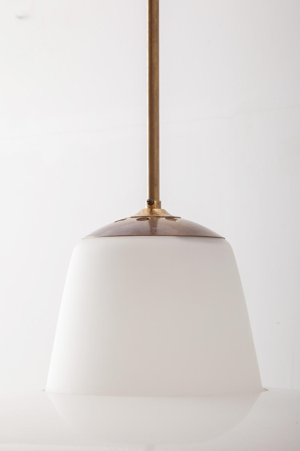 stoop | Mid-Century Modern Pendant Light in Brass and White