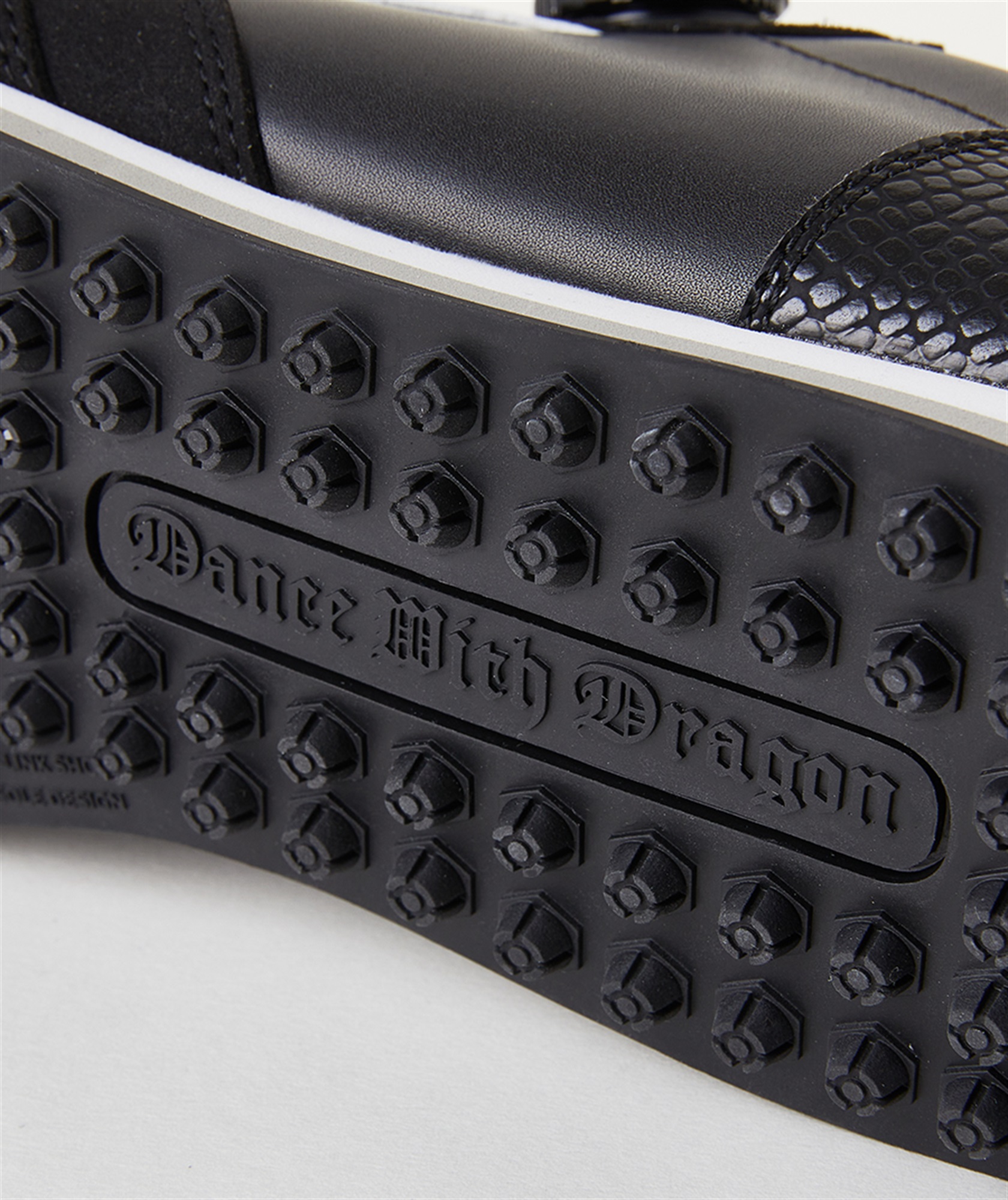 スパイクレスダイヤルシューズ | DANCE WITH DRAGON | ウィッツ公式