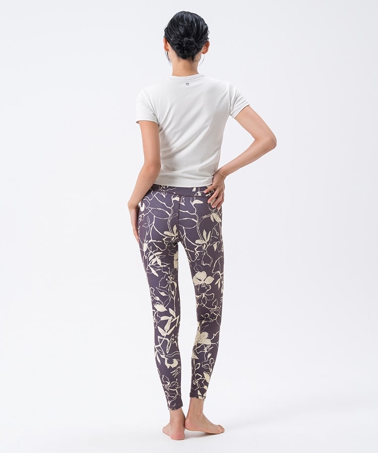 SUKALA】カップ付きTee＆レギンスセットアップ: ヨガウェアLAVA公式