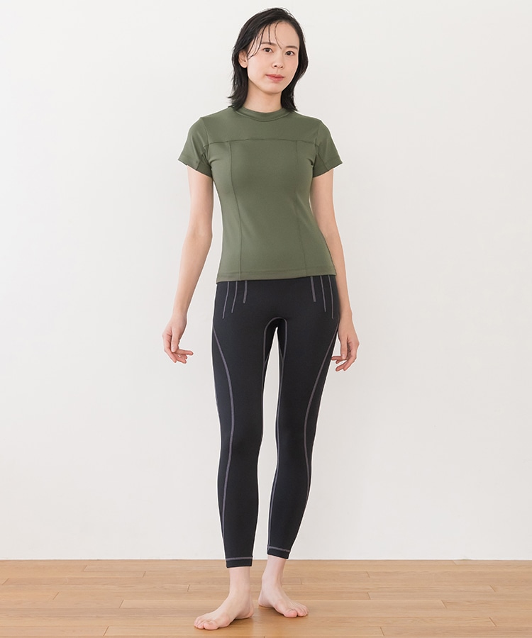 SUKALA】カップ付きミニハイネックTee(S・Mサイズ ボルドー・ホワイト