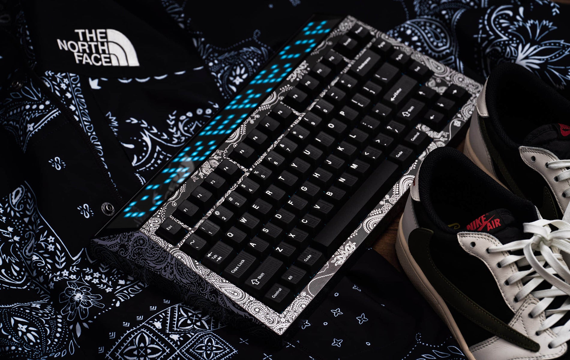 CYBERBOARD R4 Graffiti (multi-color anodizing)