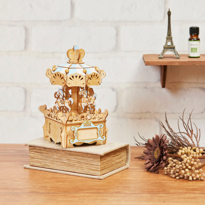 Wooden Art ki-gu-mi オルゴール付きメリーゴーランド – 多組（TAKUMI