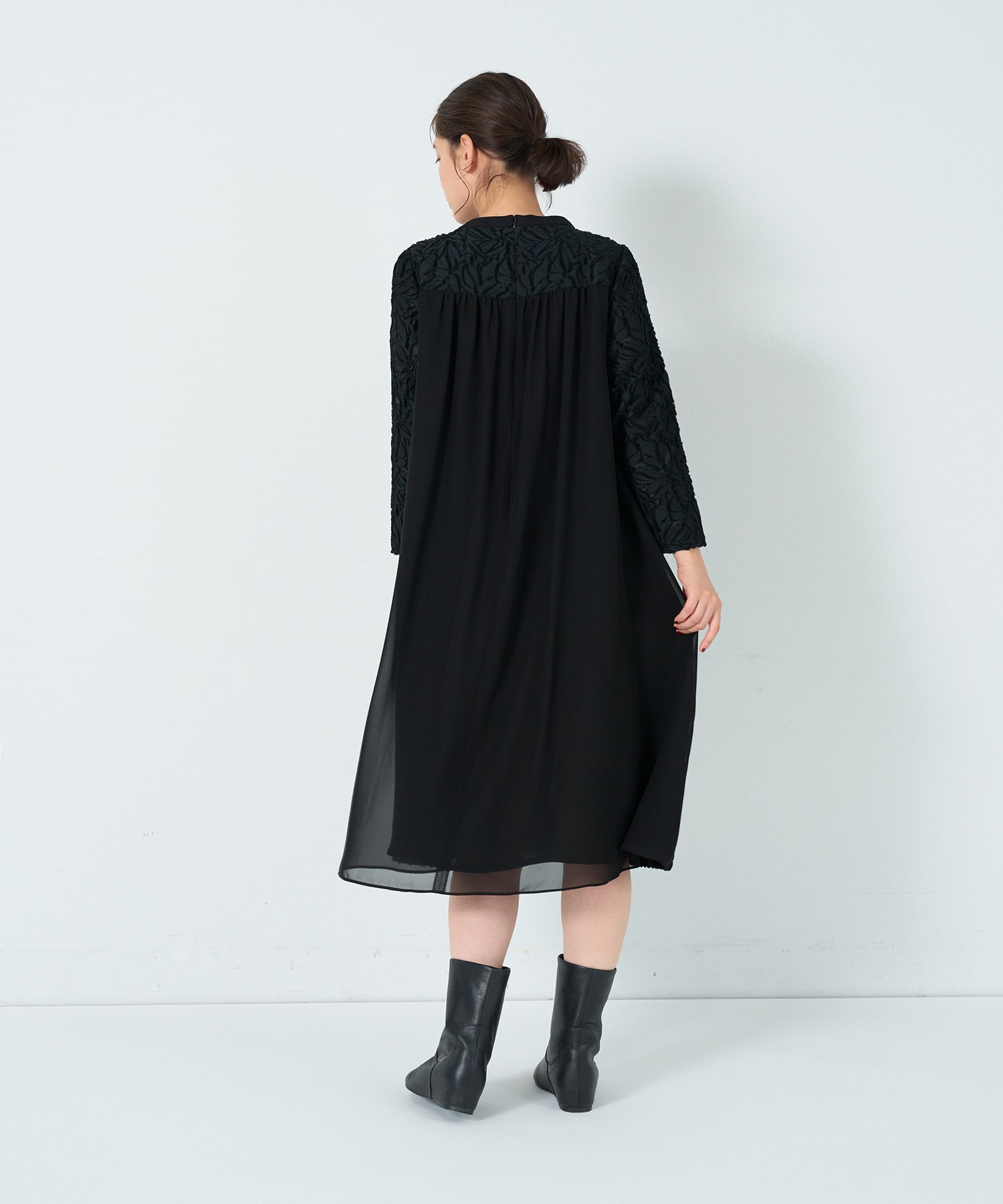 カットジャカードワンピース｜BIGI online store - ビギ オンラインストア