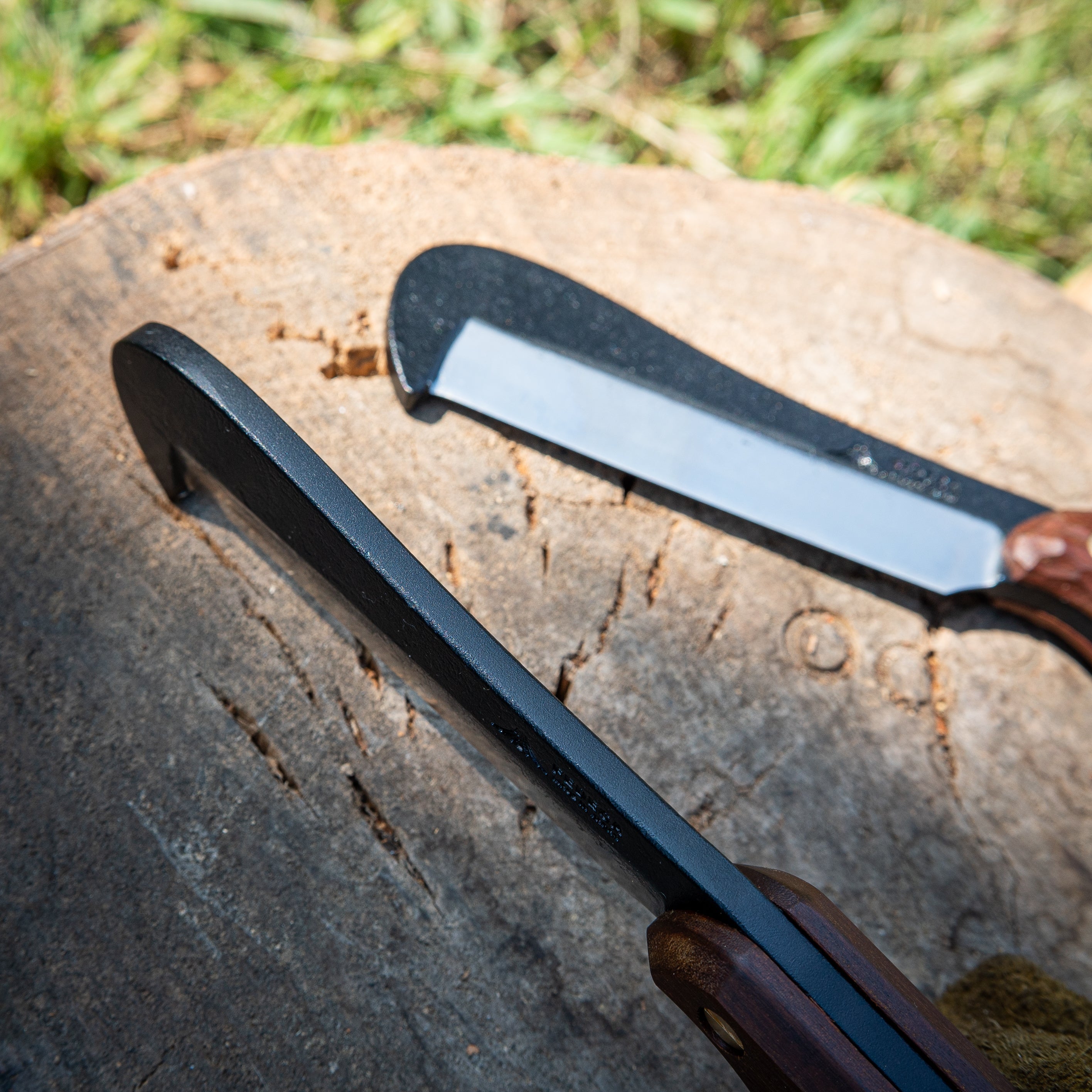 強化木】鍛造バトニング鉈 プレーンブラック 15,400円