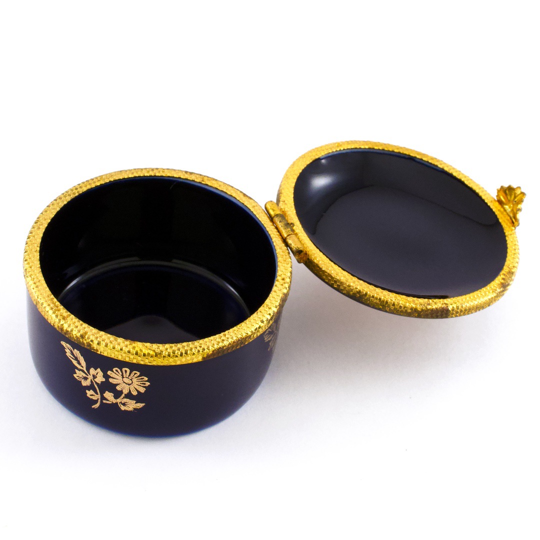 陶磁器 フランス リモージュ（Limoges） CASTEL 宝石・小物入れ