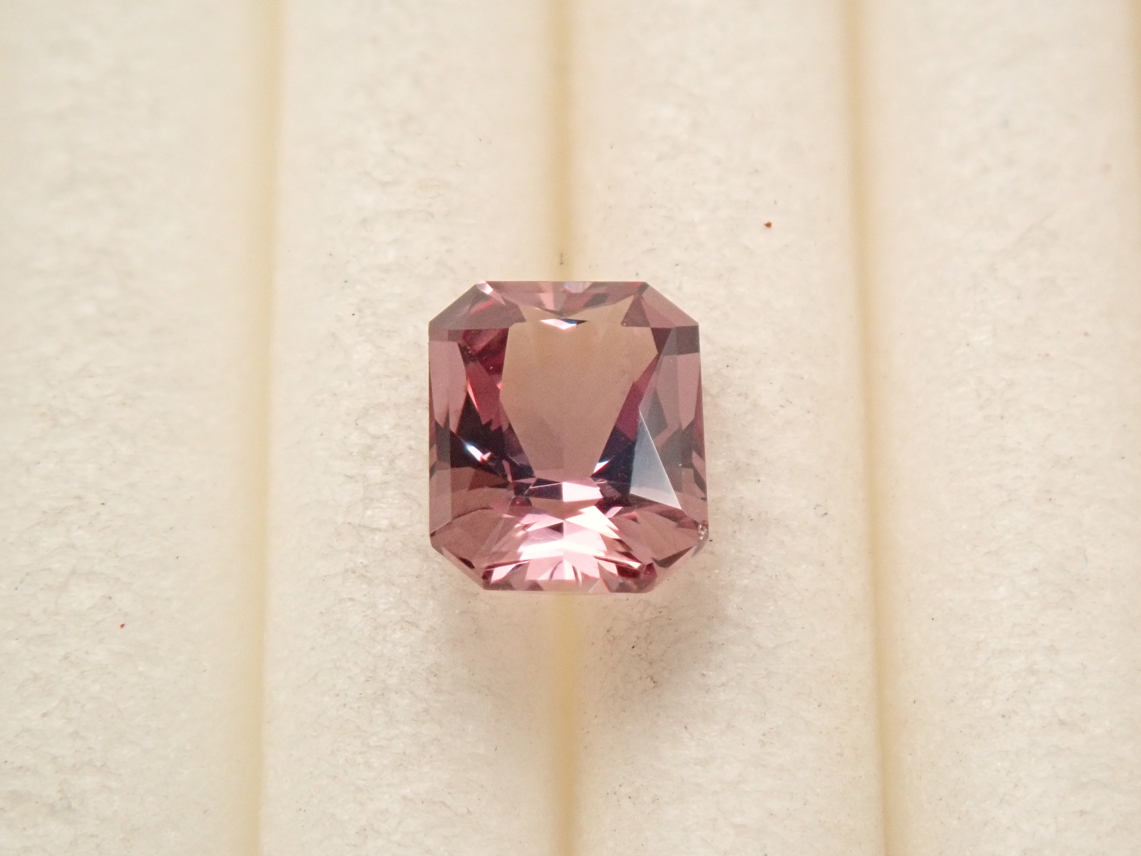 タンザニア産カラーチェンジガーネット 0.509ctルース