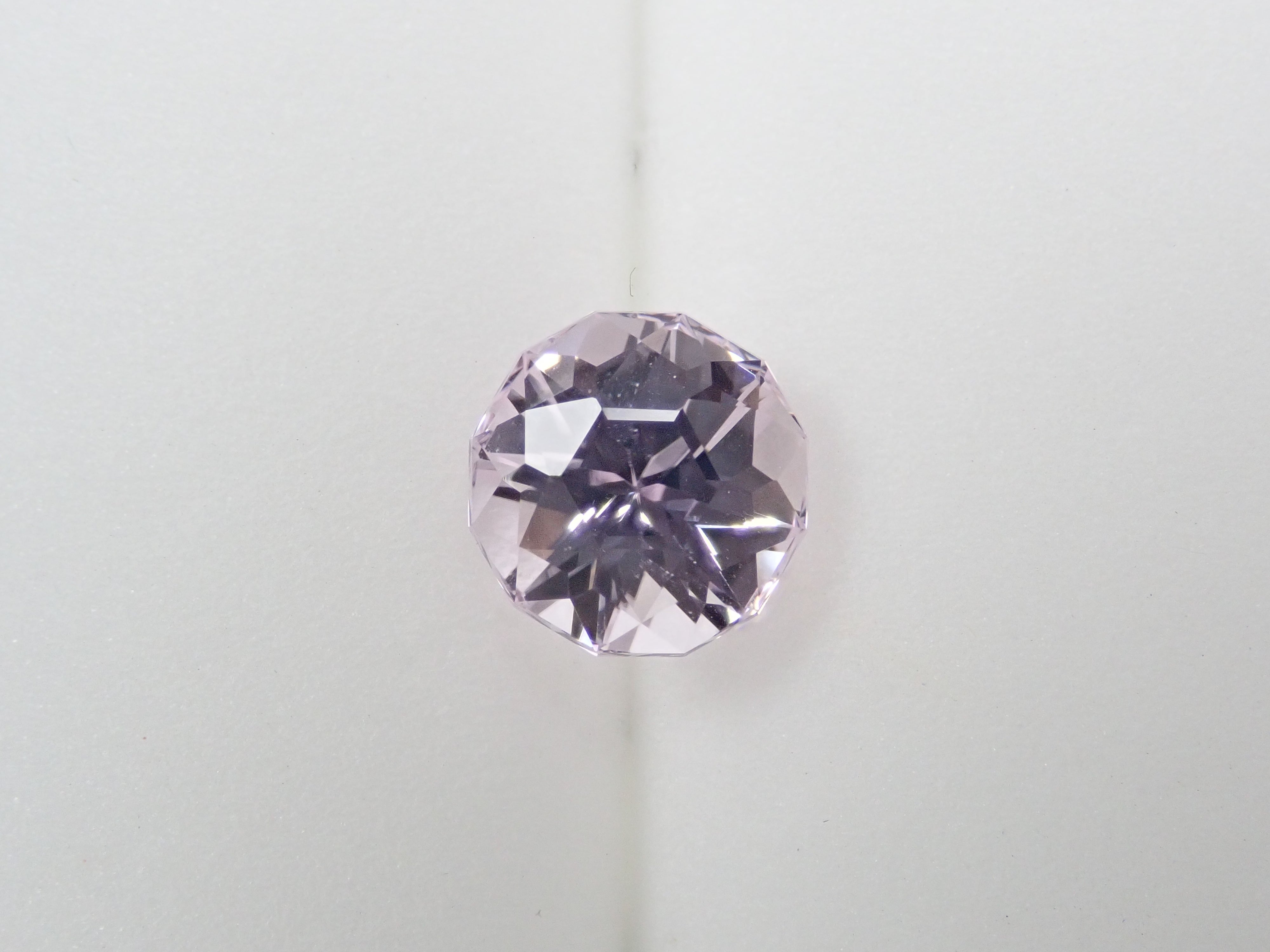 アフガニスタン産クンツァイト 8.4mm/2.908ctルース