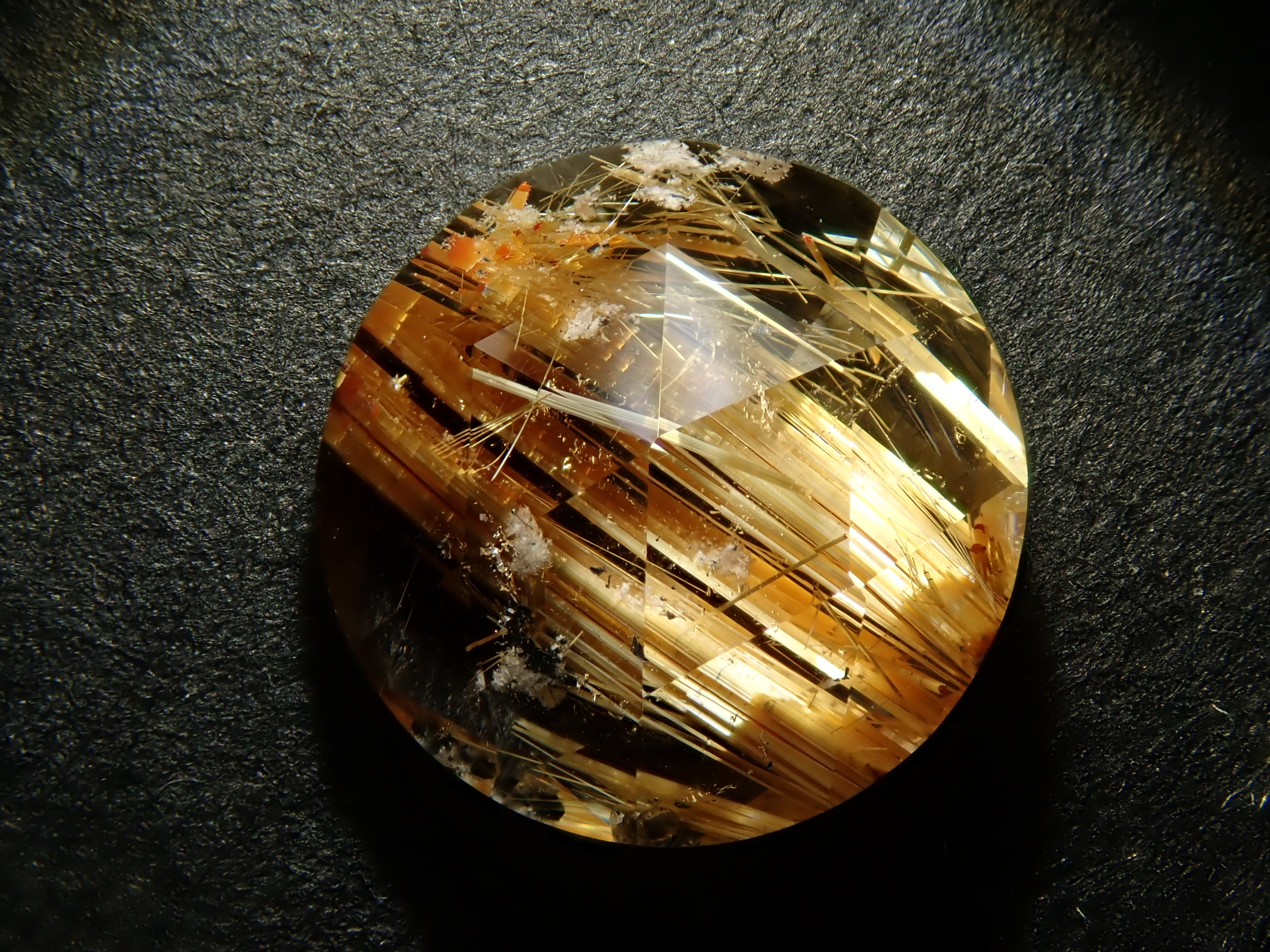 ブラジル産ルチルレイテッドクォーツ 1.406ctルース