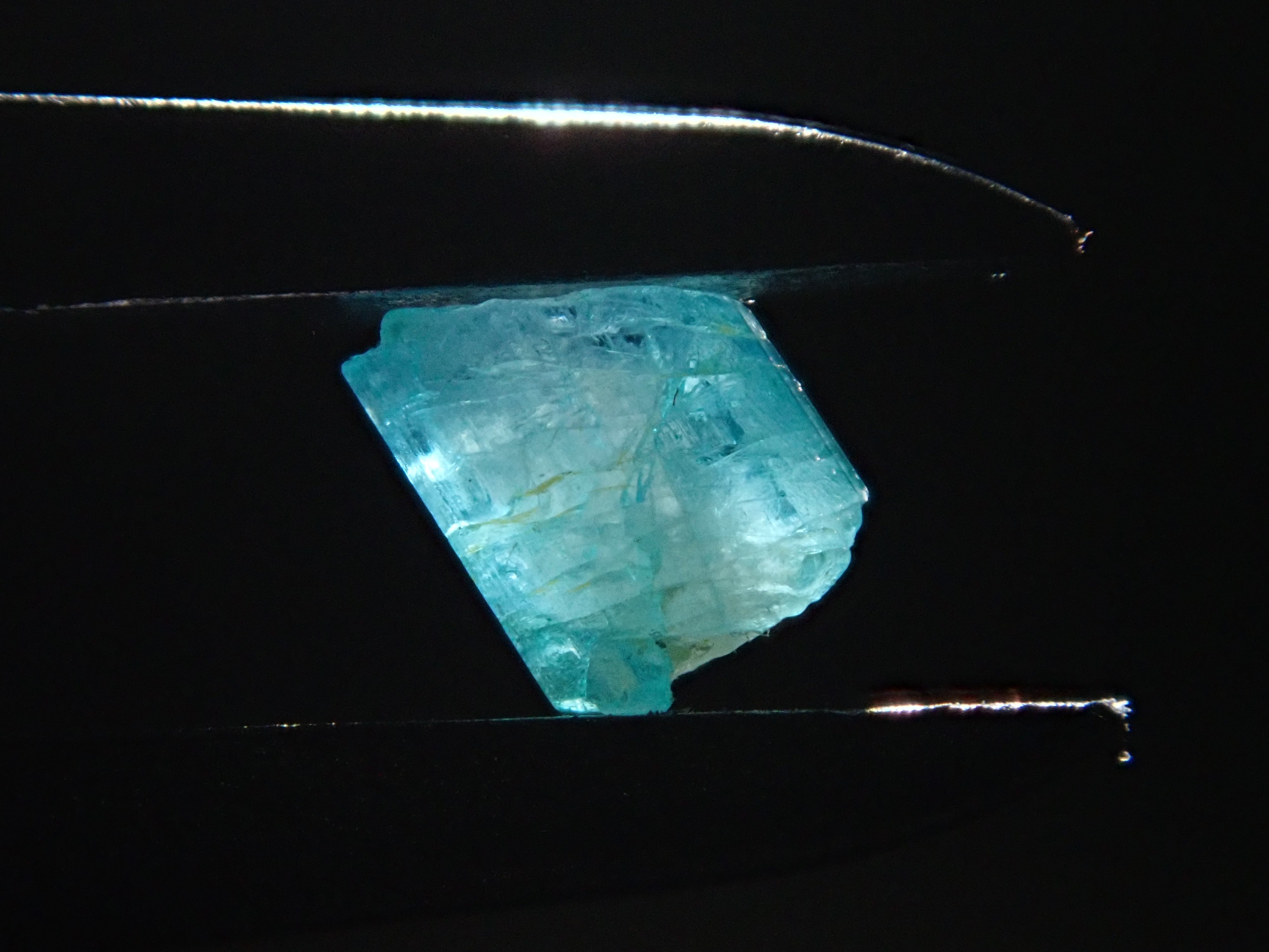 ブラジル産パライバトルマリン 0.171ct原石（ CuO:2.4%、MnO:0.2%）