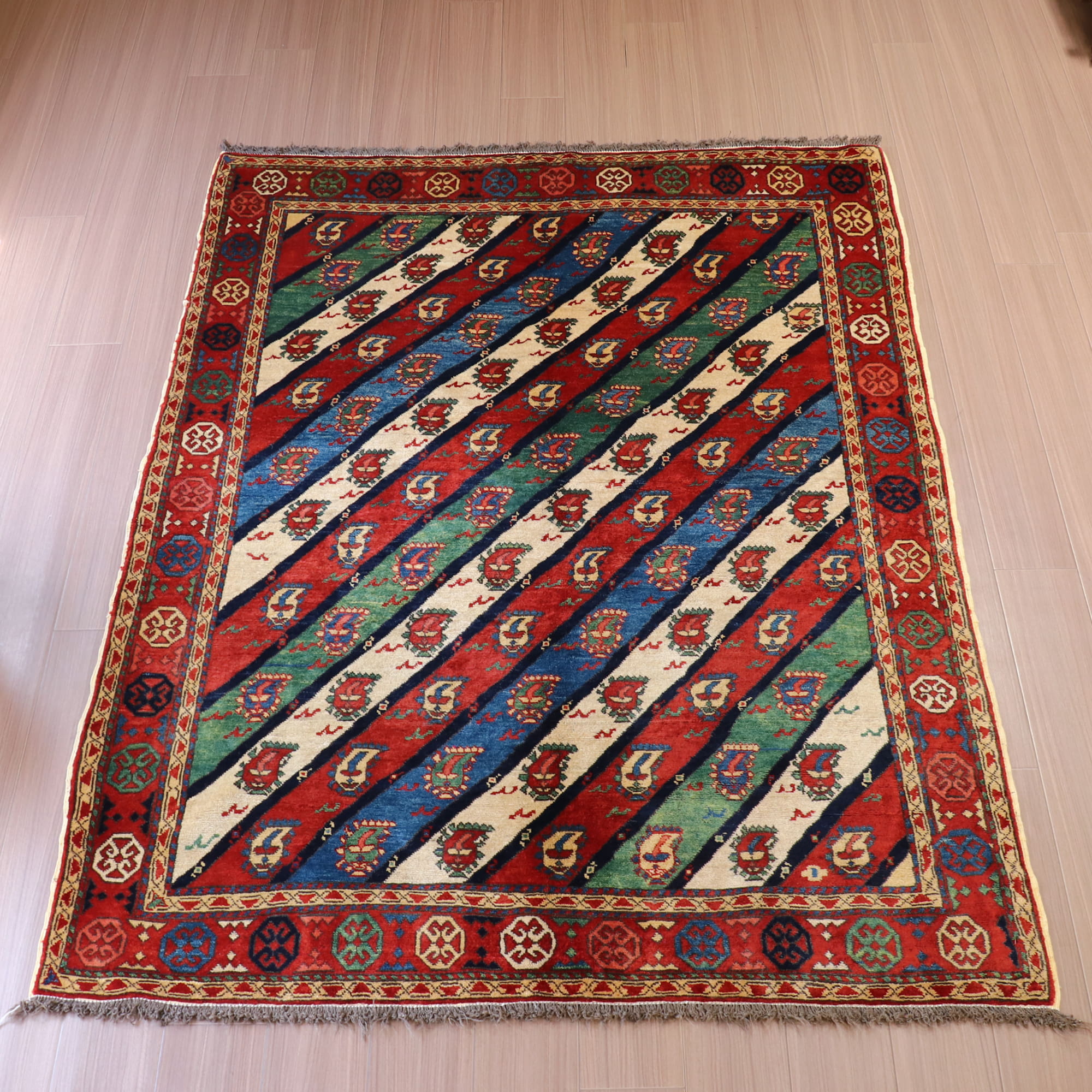 ラグ・カーペット イランエリア – KilimStyle