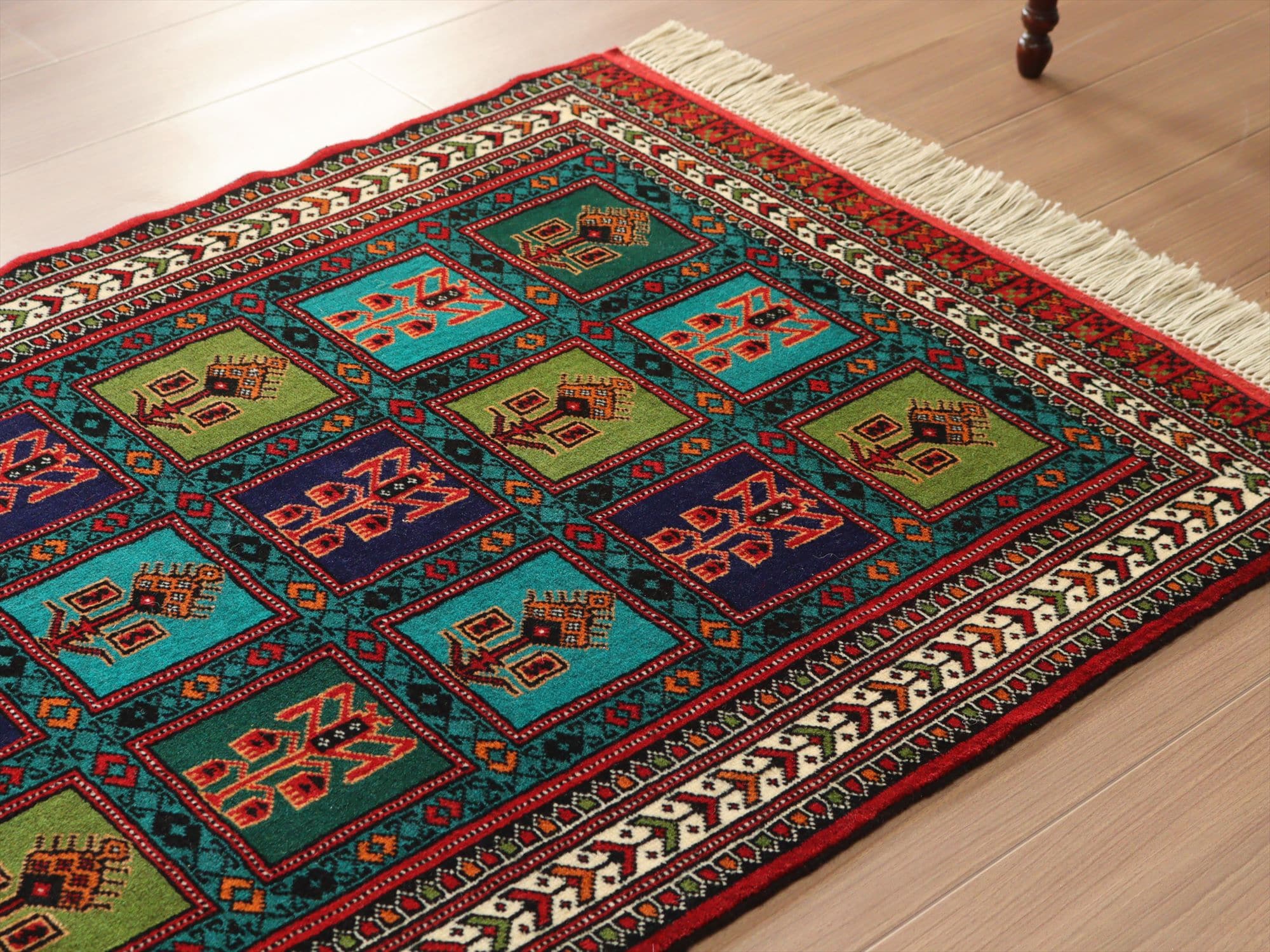 キリムスタイル / トルクメン族の手織り絨毯125×86cm タイルデザイン