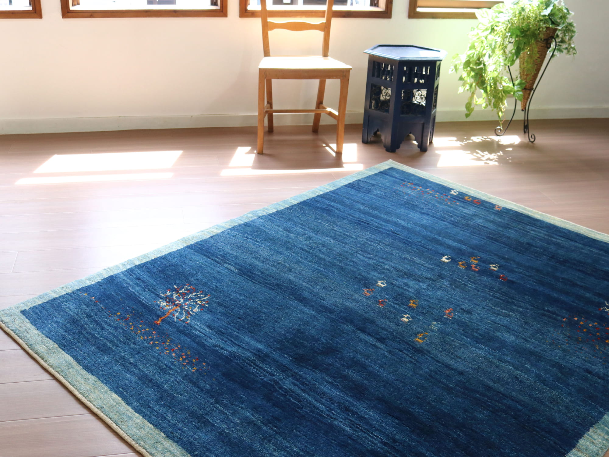 キリムスタイル / ギャッベ ノマド リビングサイズ 素朴な手織りラグ