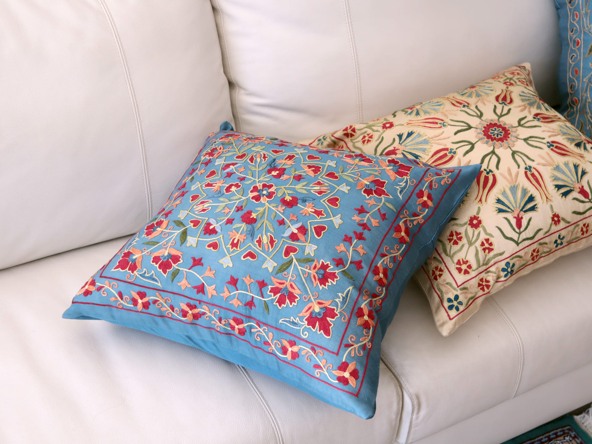 キリムスタイル / クッションカバー 50cm シルク スザンニ刺繍48×49cm