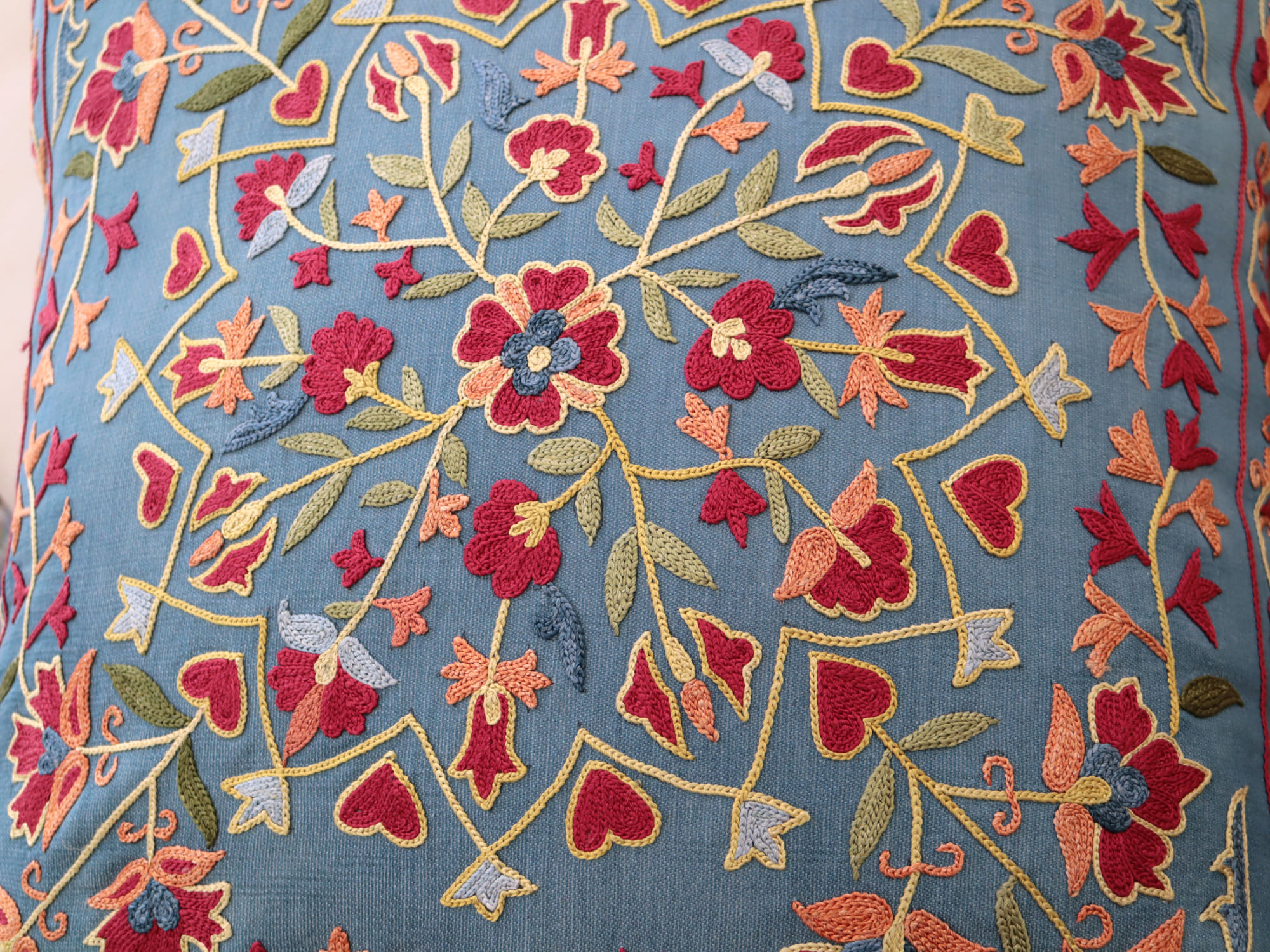 キリムスタイル / クッションカバー 50cm シルク スザンニ刺繍48×49cm