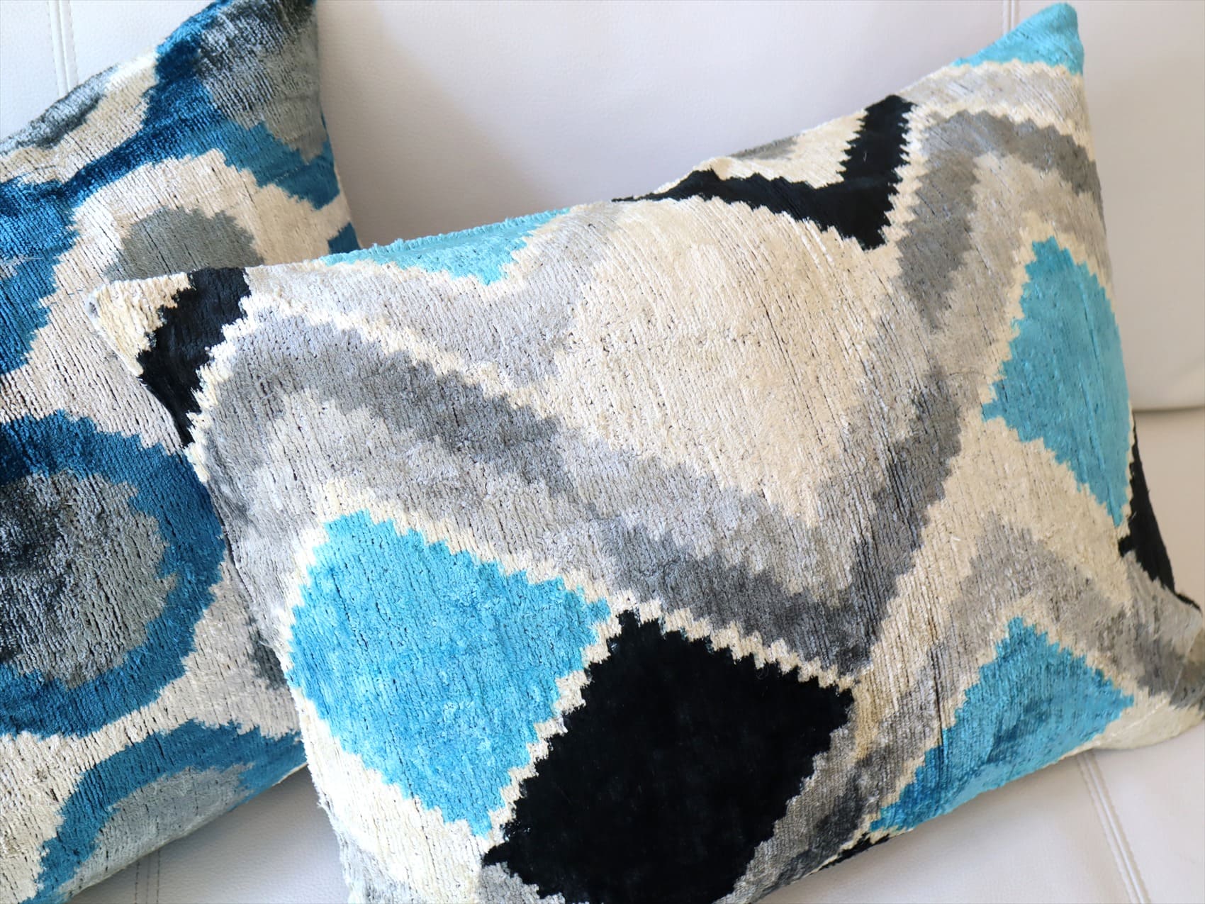 キリムスタイル / ウズベキスタン・アトラス(イカット・絣) クッション