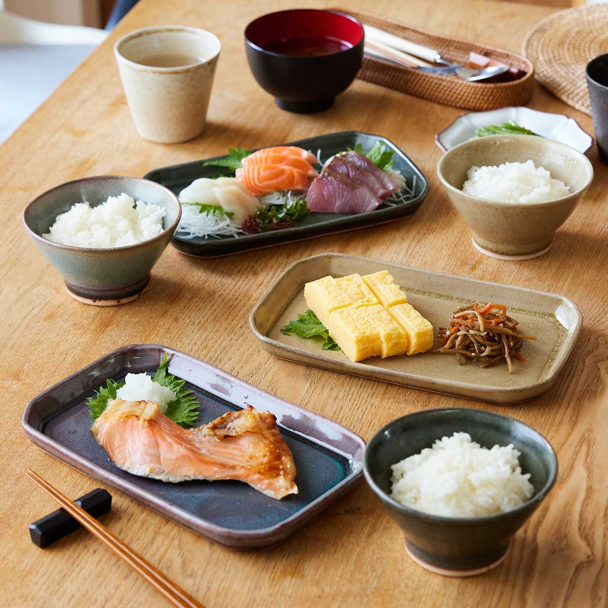 手になじむ、やさしい時間 高台茶碗 φ12cm そよ鉄（グリーングレー