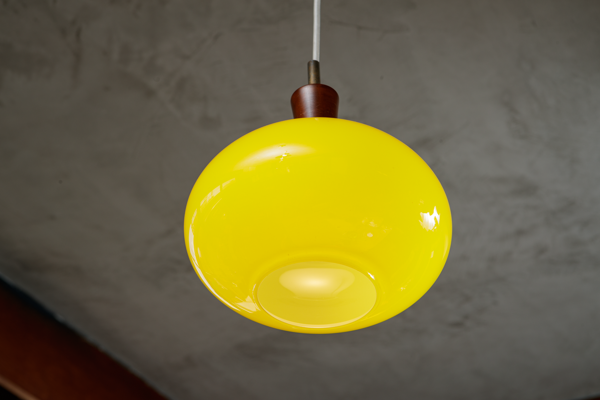 ガラス製 レトロペンダントライト 黄 – store by roovice