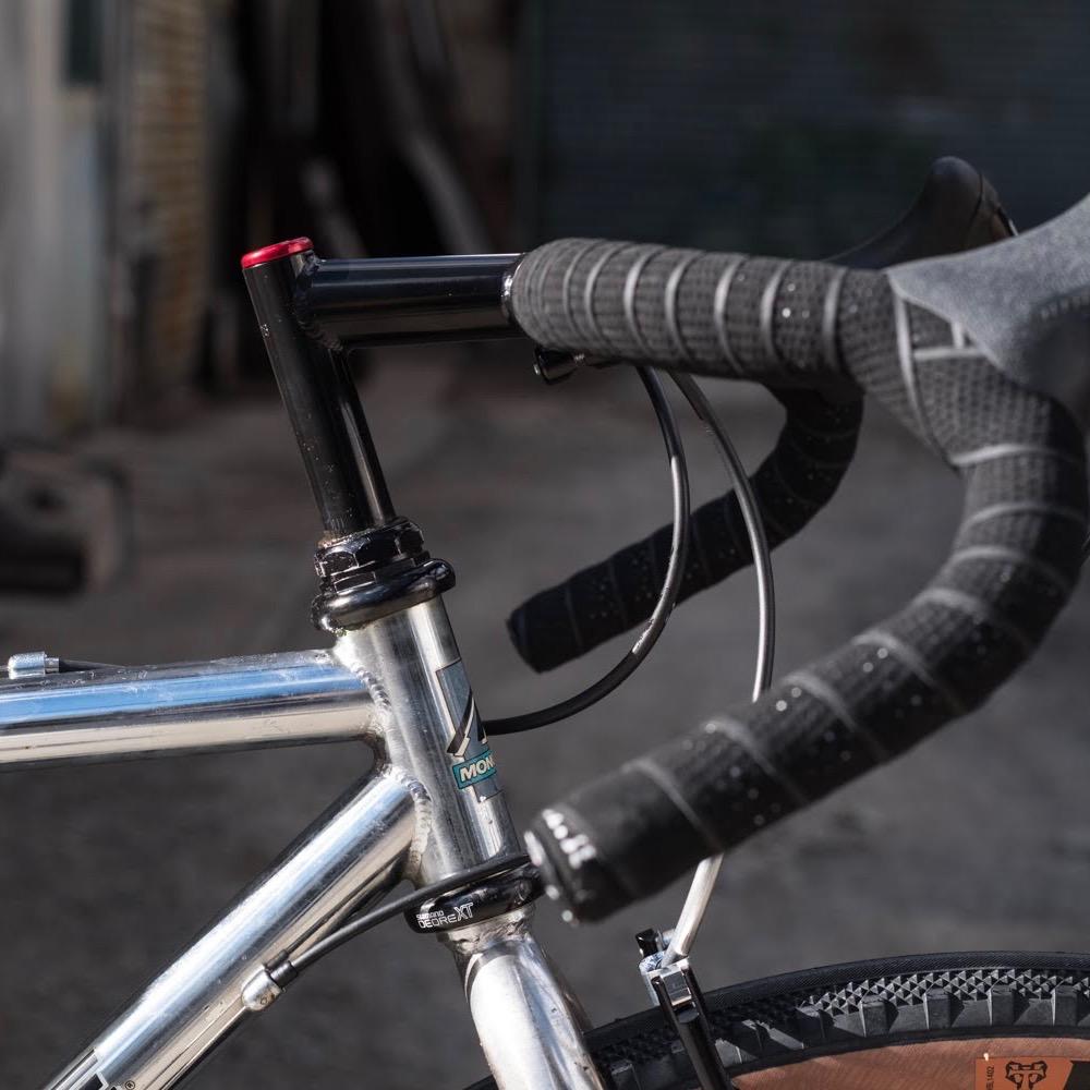 SIMWORKS Gettin' Hungry Stem トマト(赤 / 26.0mm / 75°) – SimWorks