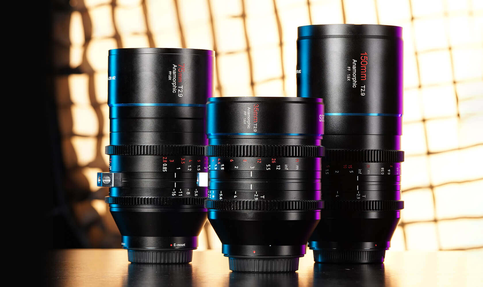 SIRUI Venus 150mm T2.9 1.6x フルフレーム アナモルフィック レンズ