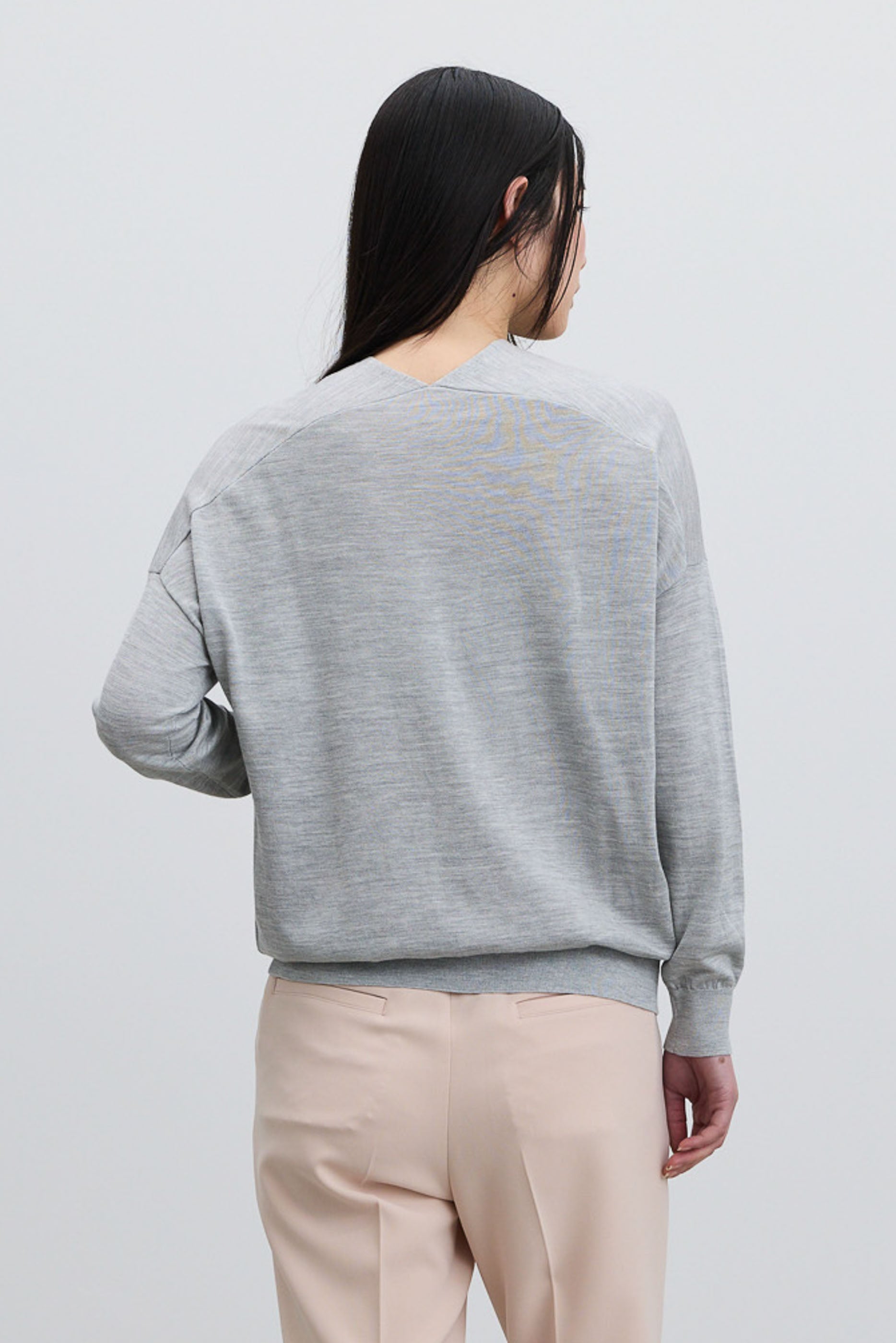 シルクコットンVネックニットプルオーバー - SOÉJU online store｜上質