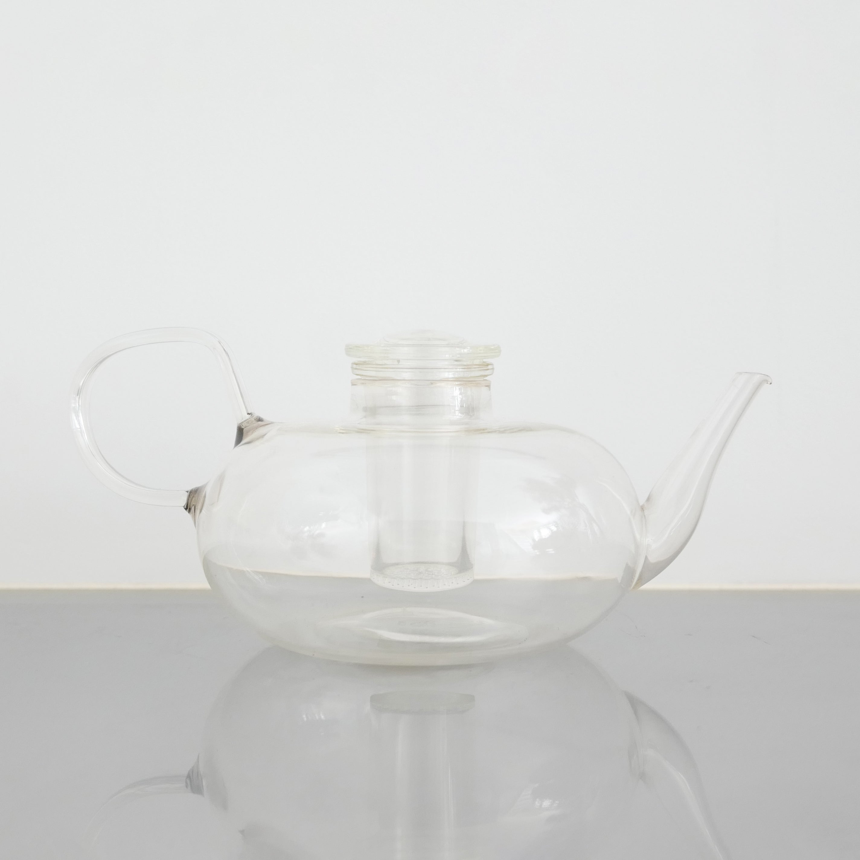 Glass Teapot by Wilhelm Wagenfeld : B – CASA DE