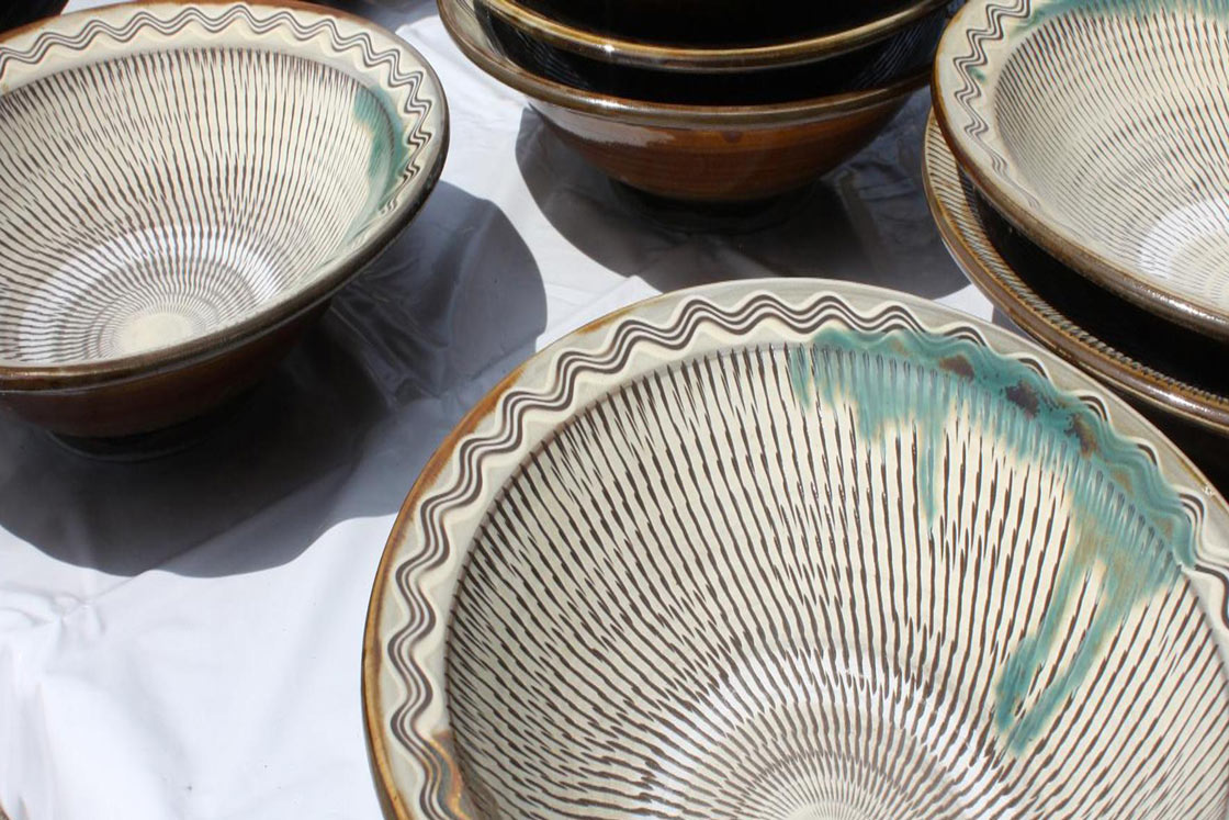 小鹿田焼とは。「世界一の民陶」と絶賛された特徴と歴史 | 中川政七