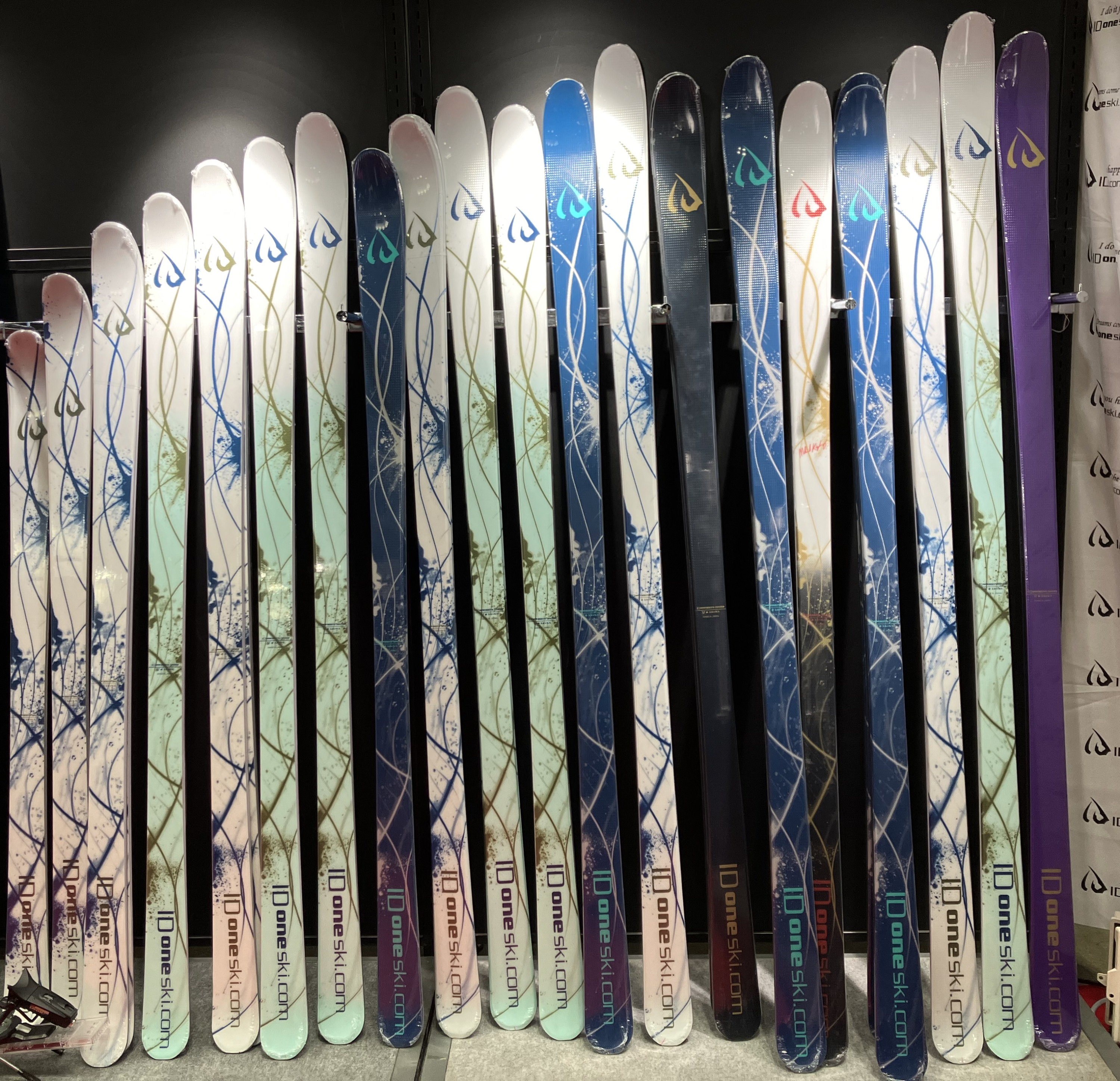 24-25季を彩るベースカラーはブラック＆ブルー｜ID one（アイディー