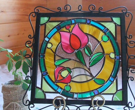ステンドグラスデザインとアイアンフレームは相性抜群 | 宮城の手作り