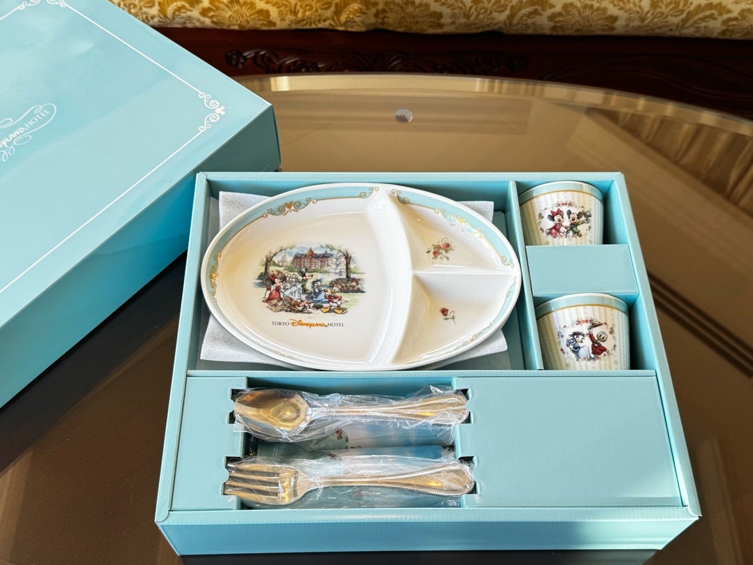 東京ディズニーランドホテル宿泊者限定 オリジナルプレートセット買っ