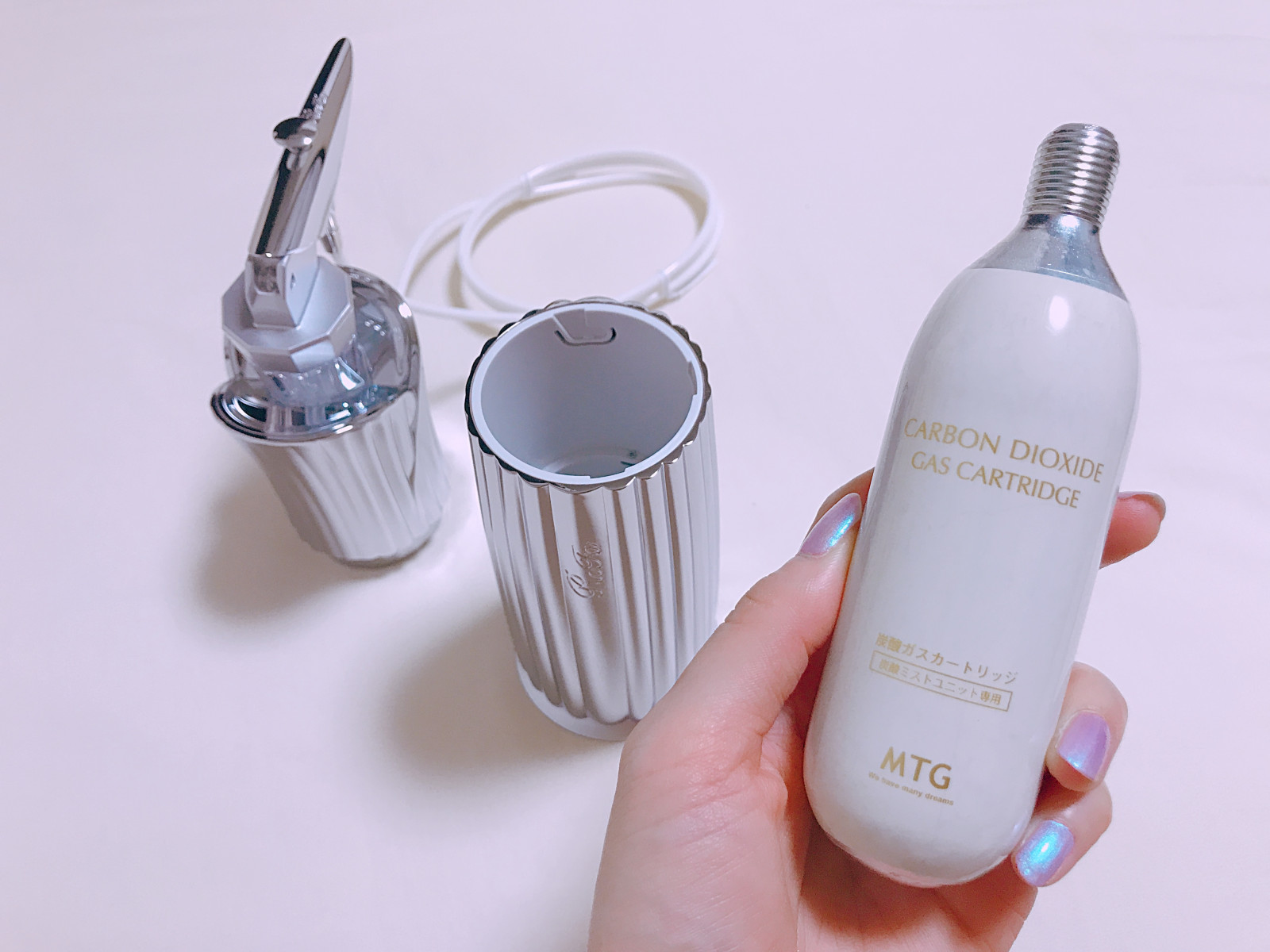 ReFa（リファ）初！小顔印象が叶う“ 炭酸ファンデ ”と注目の“うるおい