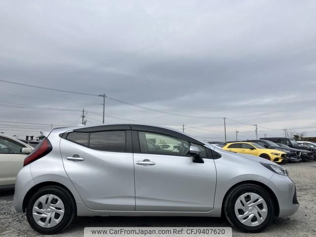 2022 Toyota Aqua 6AA-MXPK11 2WD - Car Price $12,300