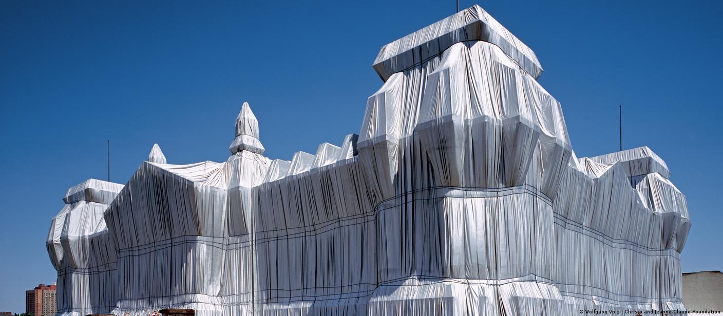 Berlin pays tribute to Christo's iconic 'Wrapped Reichstag'