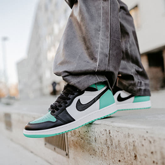 Мужская обувь Air Jordan 1 Retro High OG White/ Black-Green Glow
